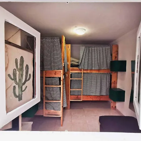 La Ventana Azul Surf Hostal *